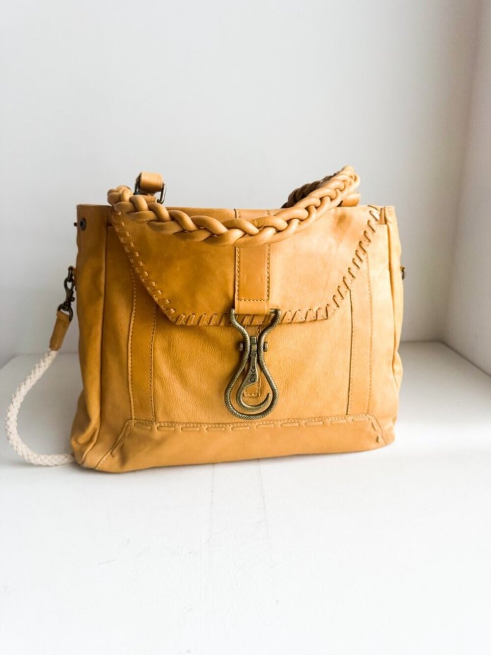Camila Alves MUXO Light Caramel Brown Leather Shoulder Boho Bag Y2K